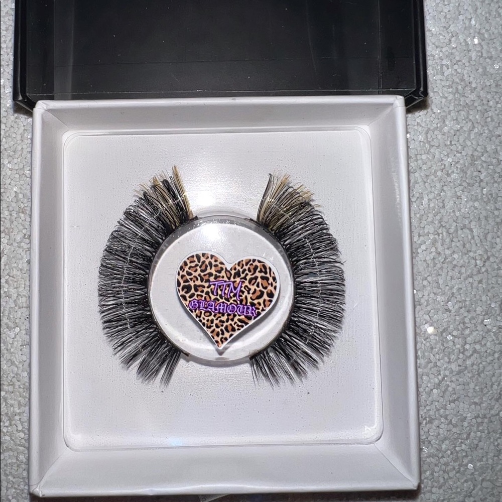 Faux mink eyelashes “creamsicle” - Picture 5 of 9